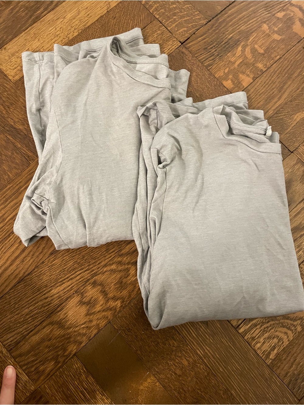 2 Uniqlo heattech crew shirts grey x-small
